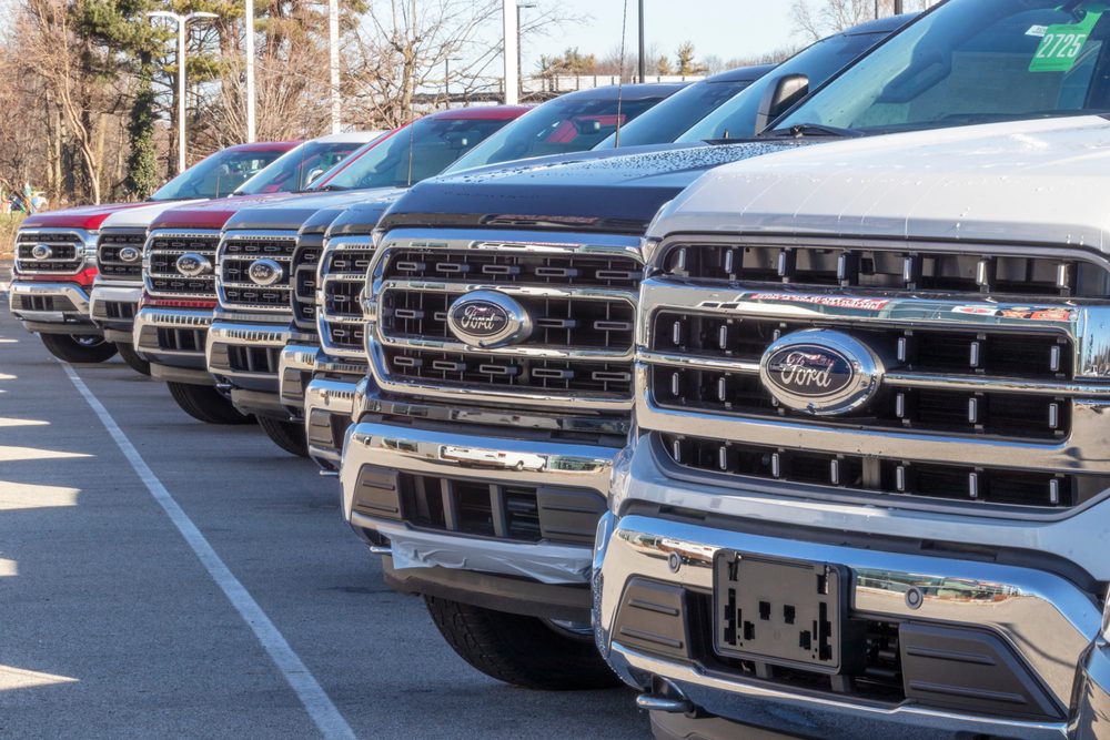 Modely Ford F-150, Super Duty F-250, F-350 a F-450 jsou nejprodávanější nákladní vozy v USA.