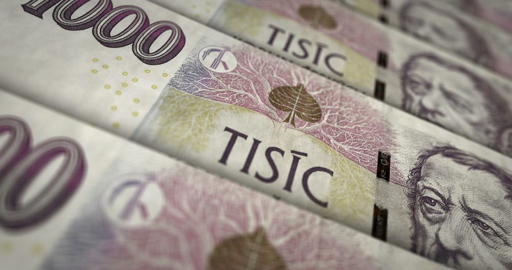 Tisk bankovek české koruny. Koncept financí, hotovosti.